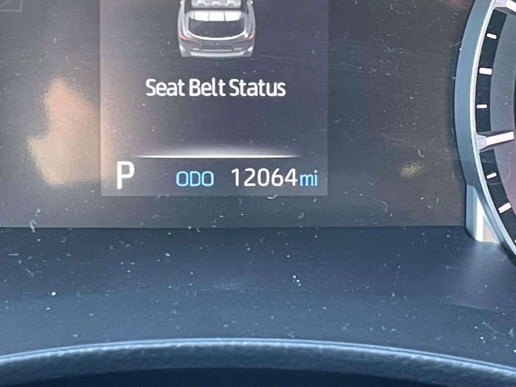 Used 2022 Toyota Highlander LE image 34