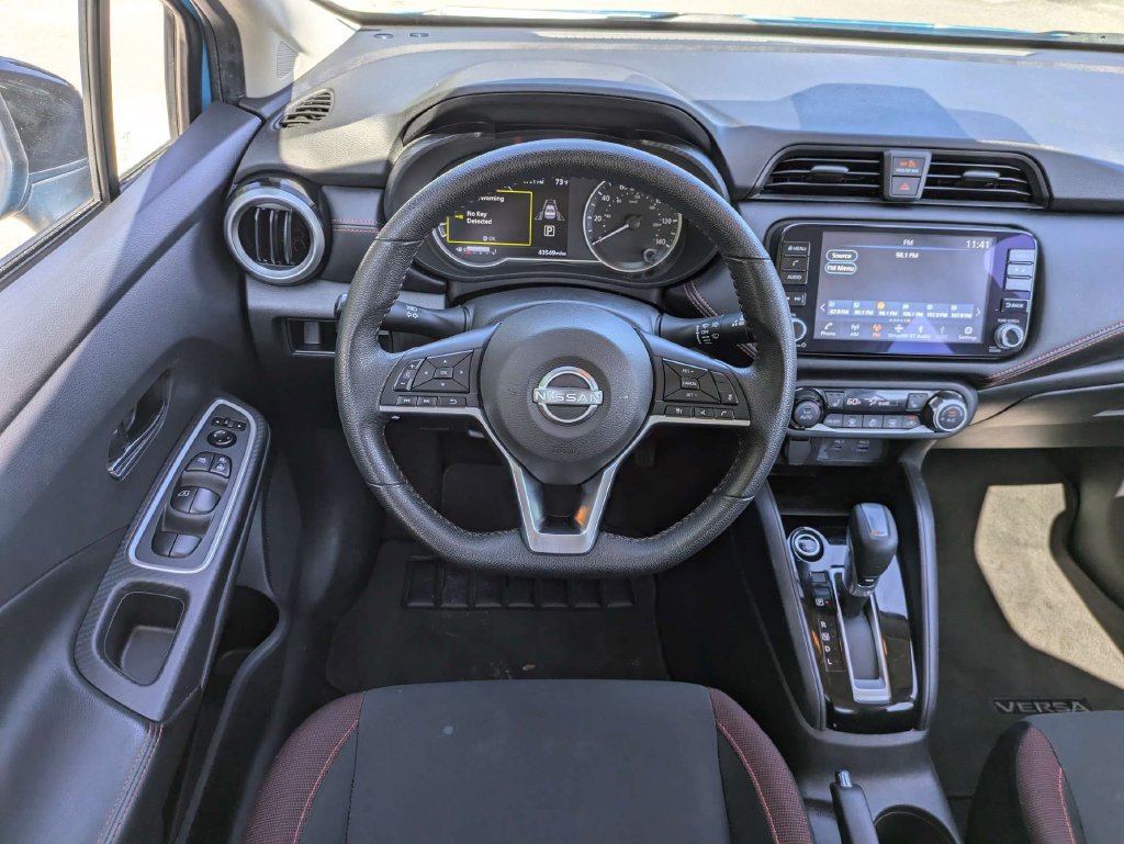 Used 2025 Nissan Versa SR FWD image 15
