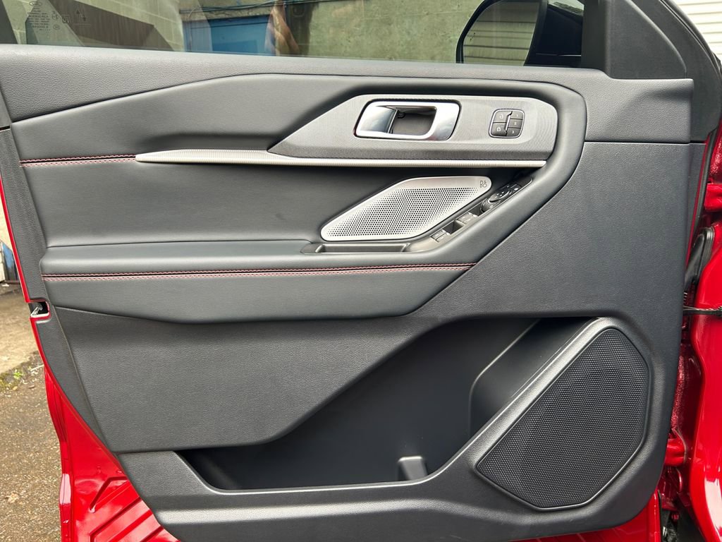 Used 2025 Ford Explorer ST w/ Sun And Sound Package AWD/4WD image 20