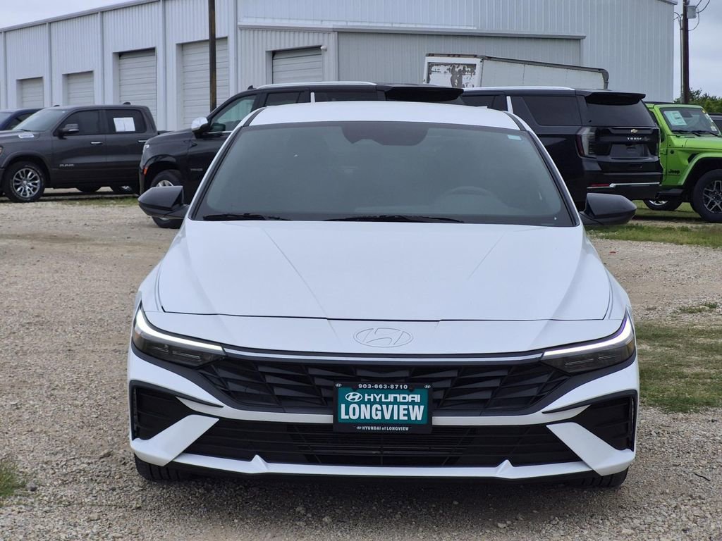 Used 2025 Hyundai Elantra Sport FWD image 3