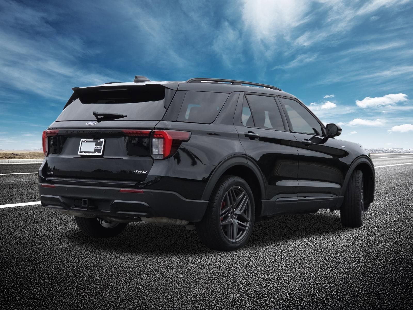 Used 2025 Ford Explorer ST-Line w/ ST-Line Street Pack AWD/4WD image 19