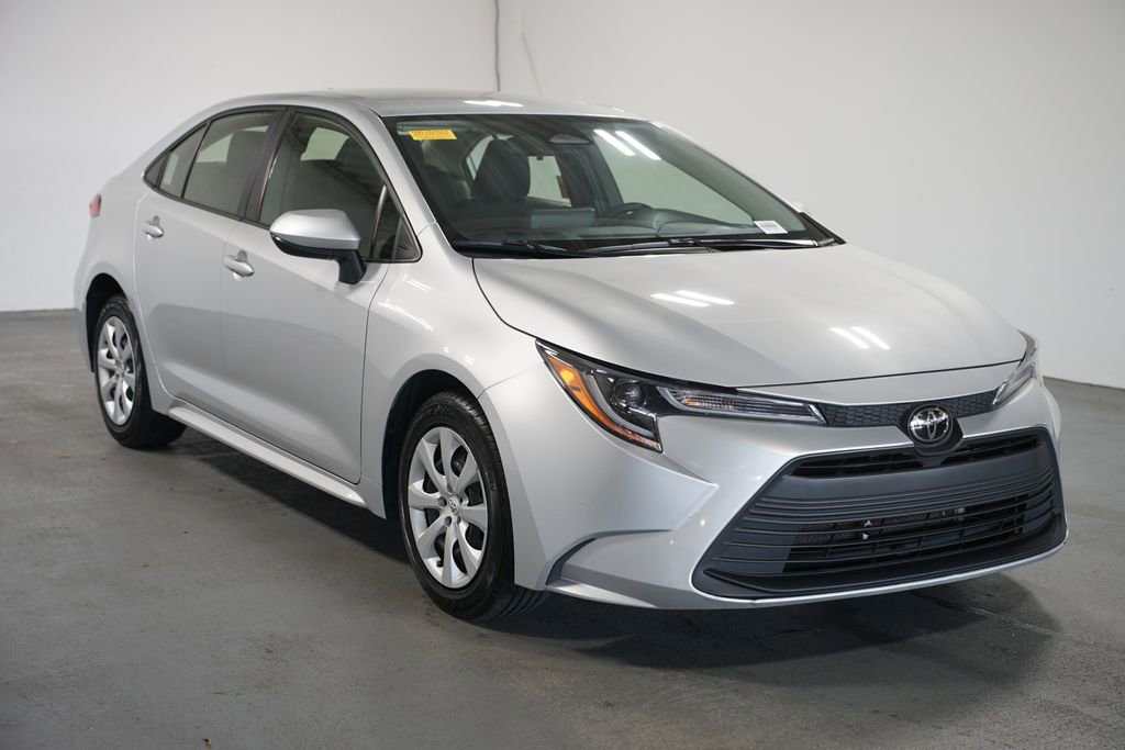 Certified 2023 Toyota Corolla LE image 3