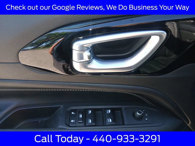 Used 2023 Jeep Compass Latitude AWD/4WD image 17