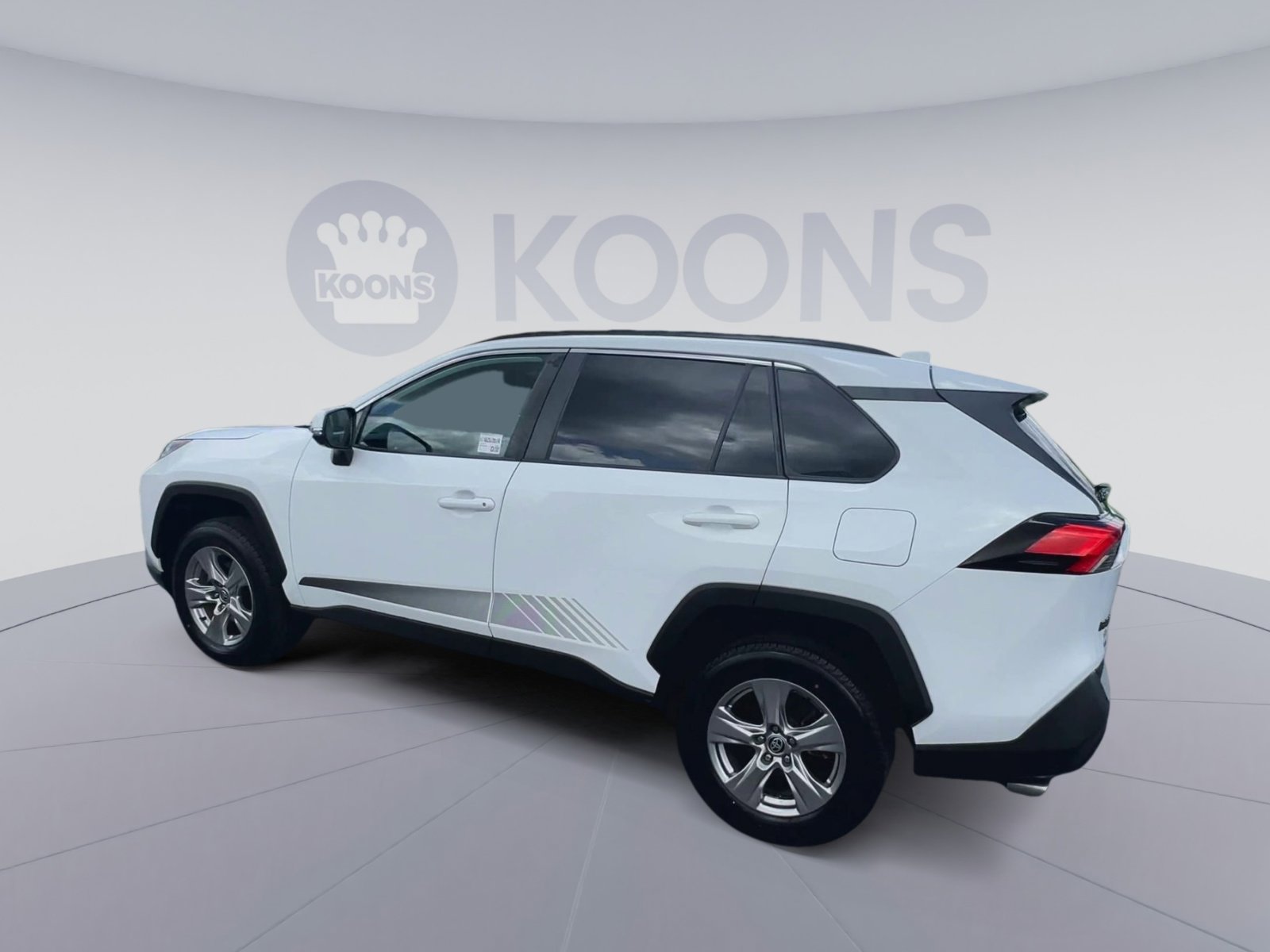 Used 2022 Toyota RAV4 XLE AWD/4WD image 8