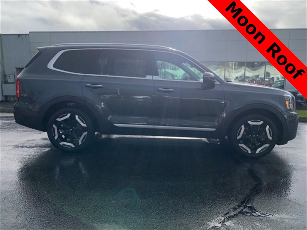 Used 2024 Kia Telluride S w/ S Sunroof Package