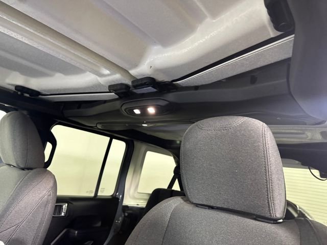 Used 2024 Jeep Wrangler Unlimited w/ Convenience Group image 12
