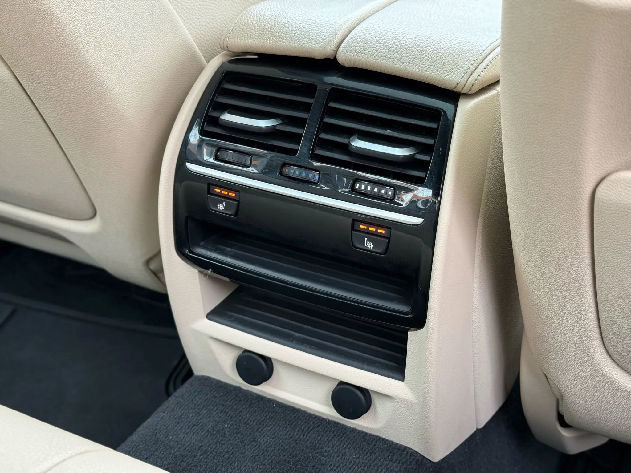 Used 2017 BMW 540i xDrive image 35