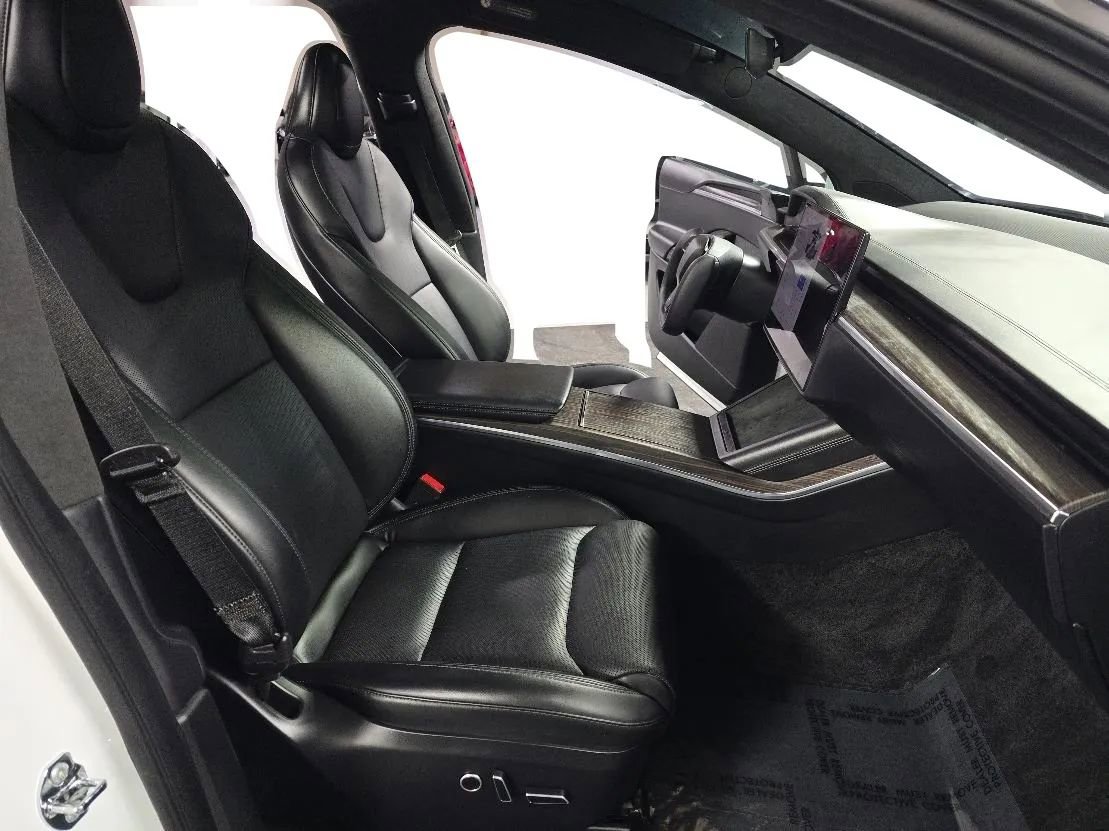 Used 2022 Tesla Model X image 26