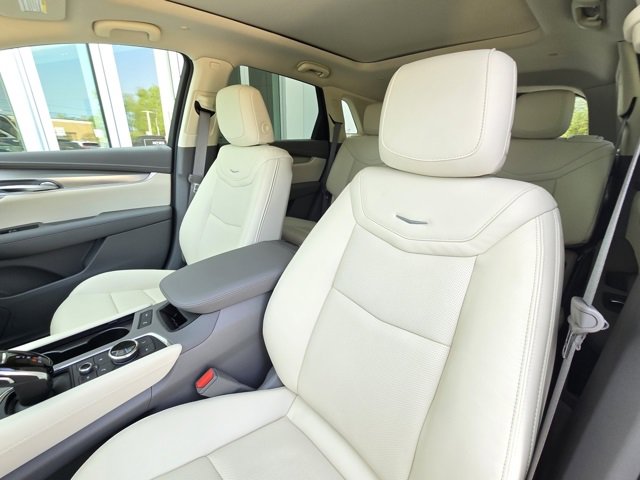 New 2025 Cadillac XT5 Premium Luxury w/ Technology Package image 11
