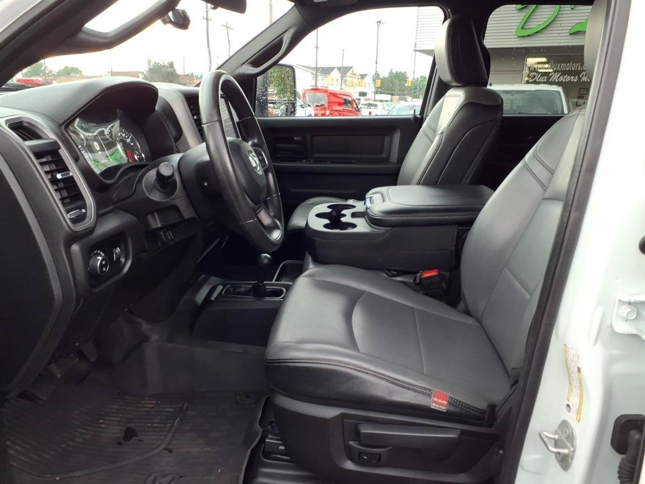 Used 2024 RAM 2500 Tradesman w/ Chrome Appearance Group AWD/4WD image 17