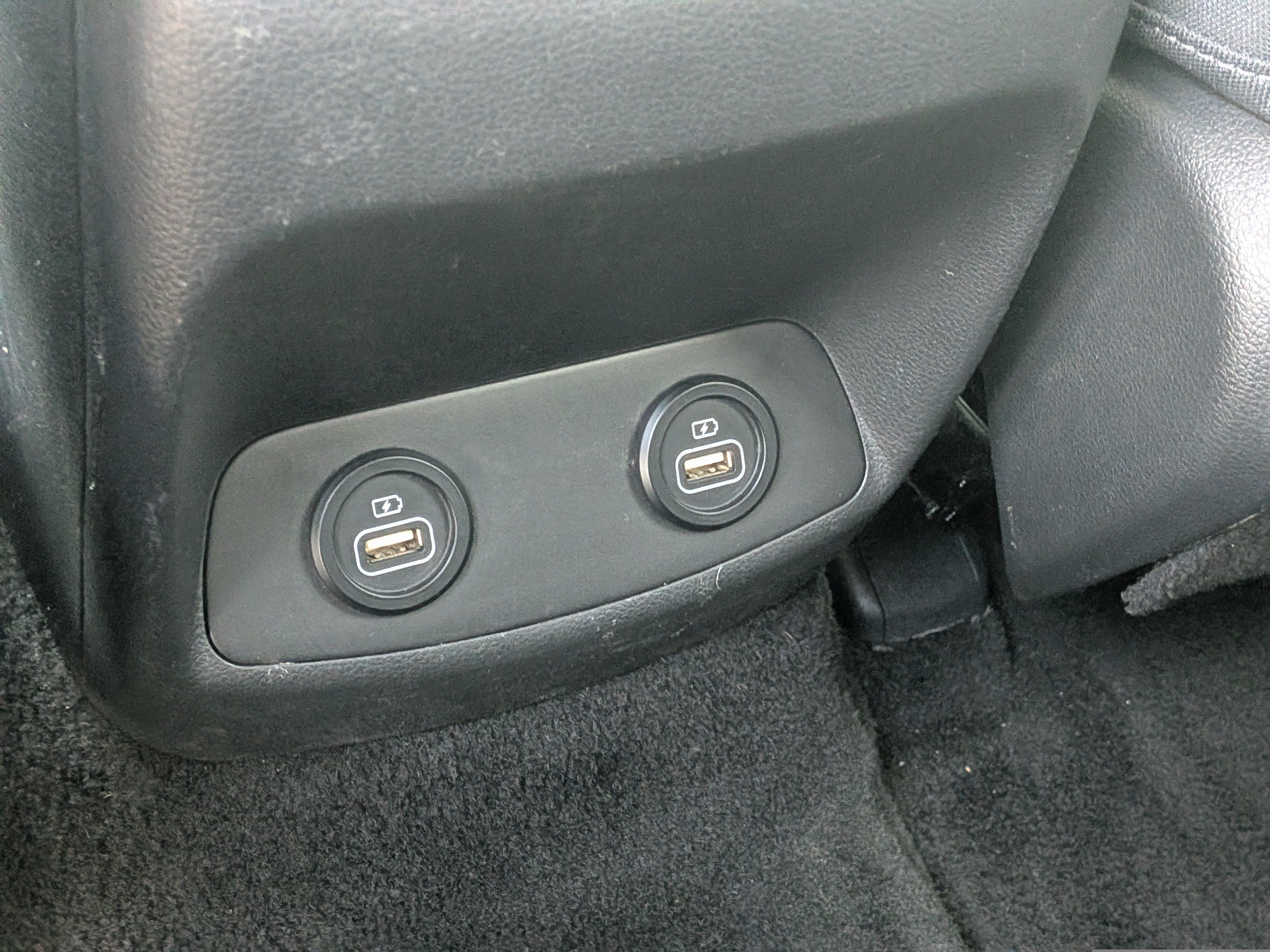 Used 2021 Hyundai Santa Fe SE FWD image 16