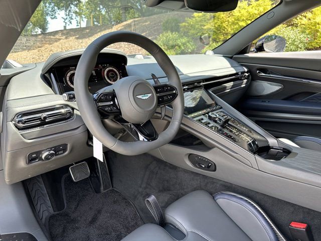 Used 2024 Aston Martin DB12 image 3