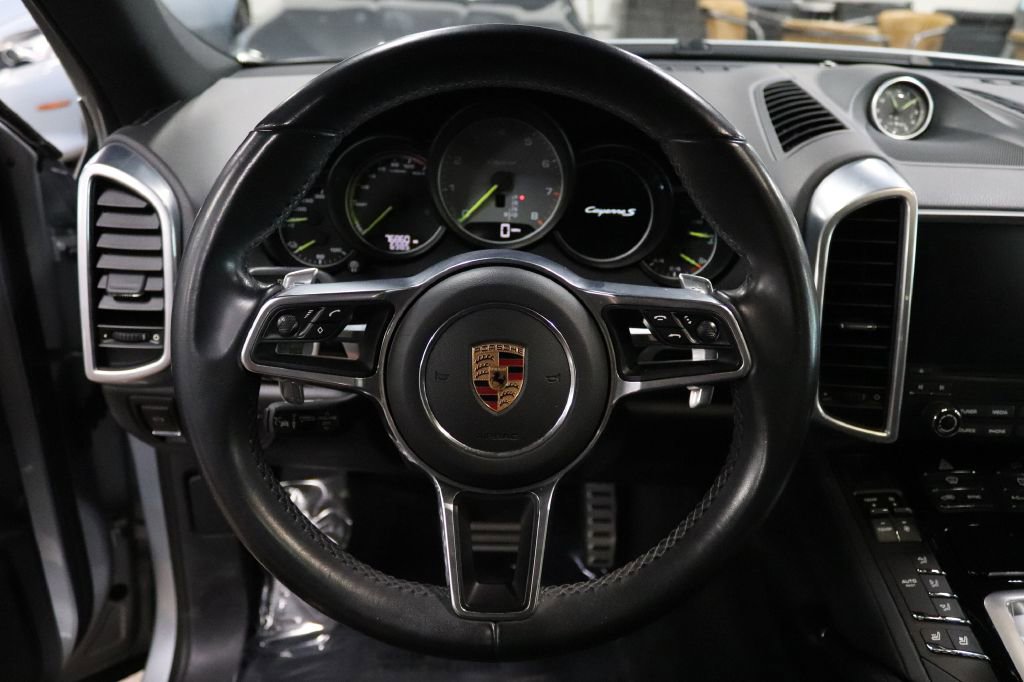 Used 2017 Porsche Cayenne S Platinum image 27