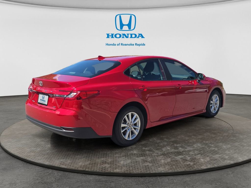 Used 2025 Toyota Camry SE FWD image 5