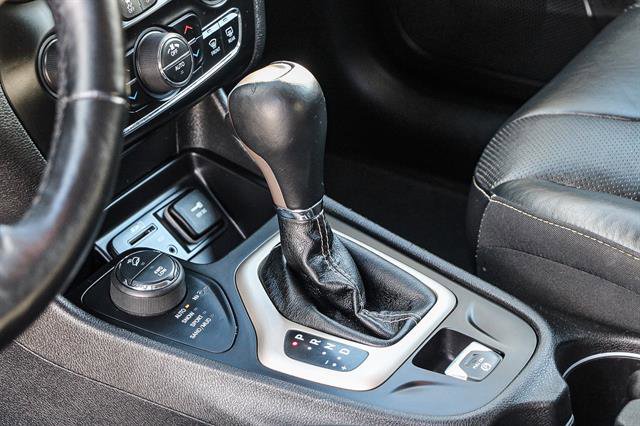 Used 2017 Jeep Cherokee Limited w/ Luxury Group image 21