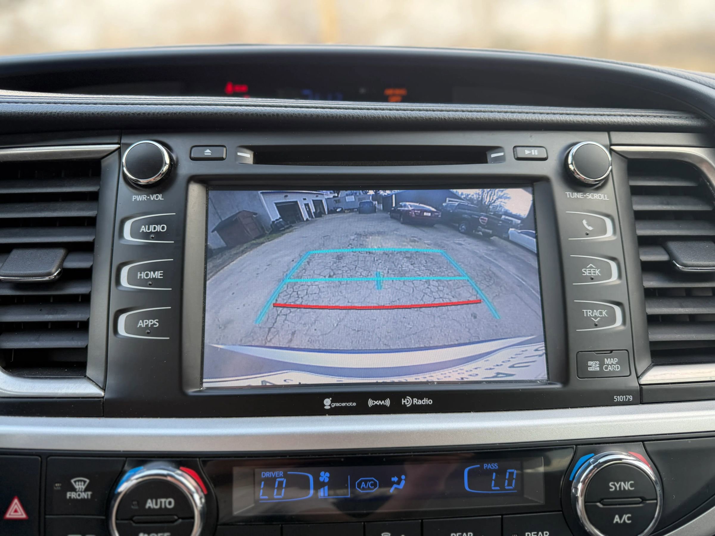 Used 2017 Toyota Highlander XLE image 28