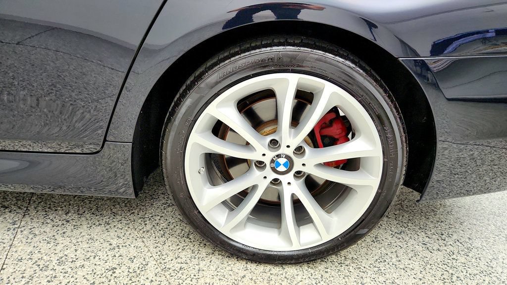 Used 2015 BMW 550i xDrive Sedan AWD/4WD image 9