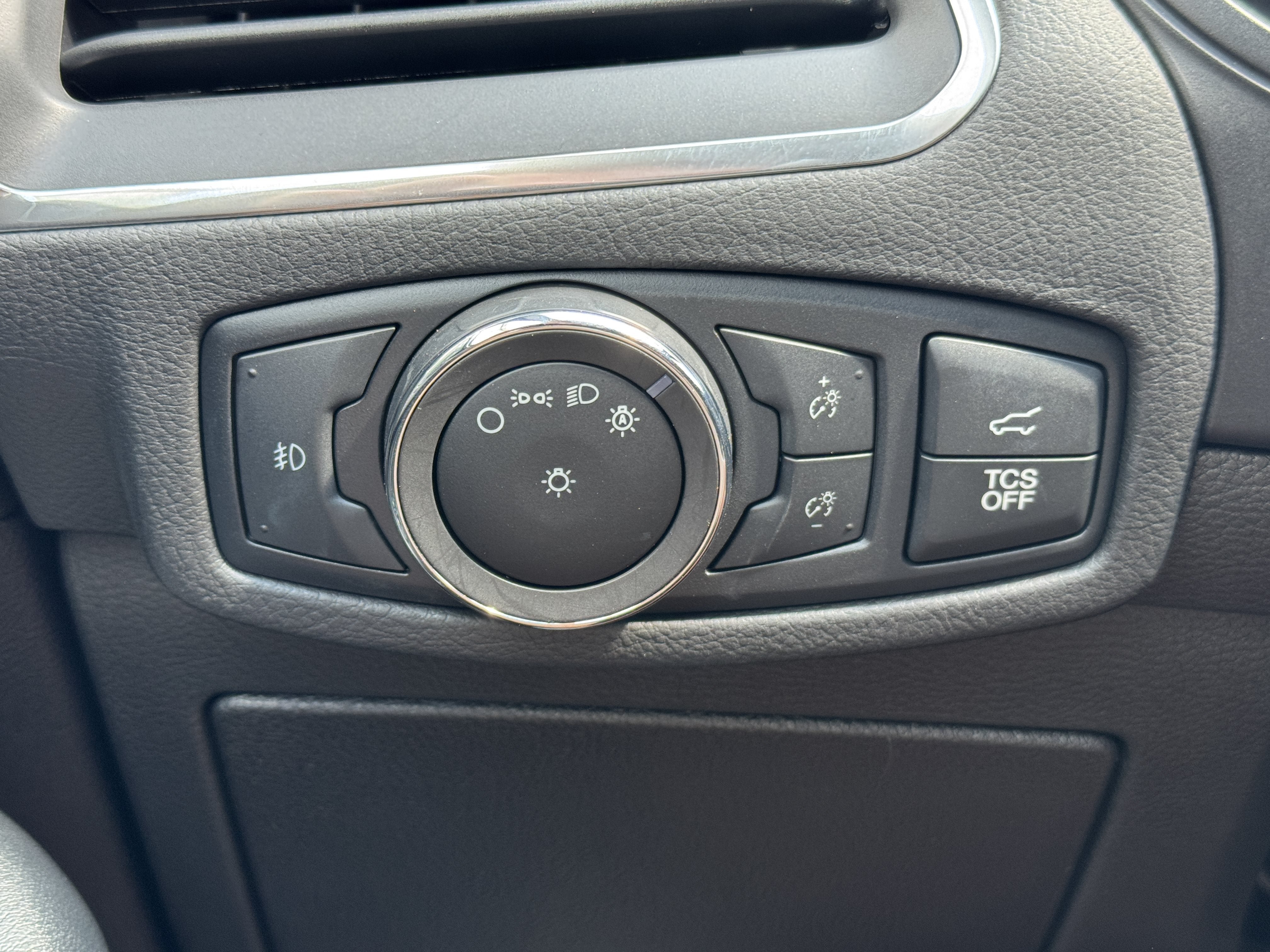 Used 2023 Ford Edge Titanium AWD/4WD image 21