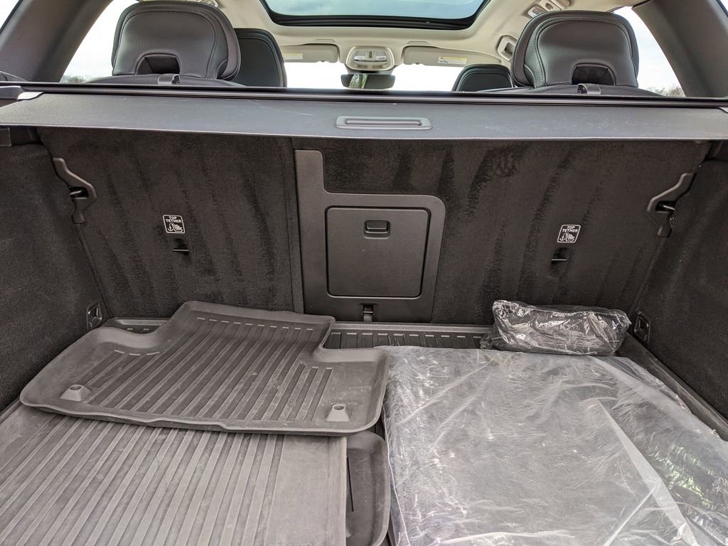 Certified 2023 Volvo XC60 B5 Plus w/ Climate Package image 27