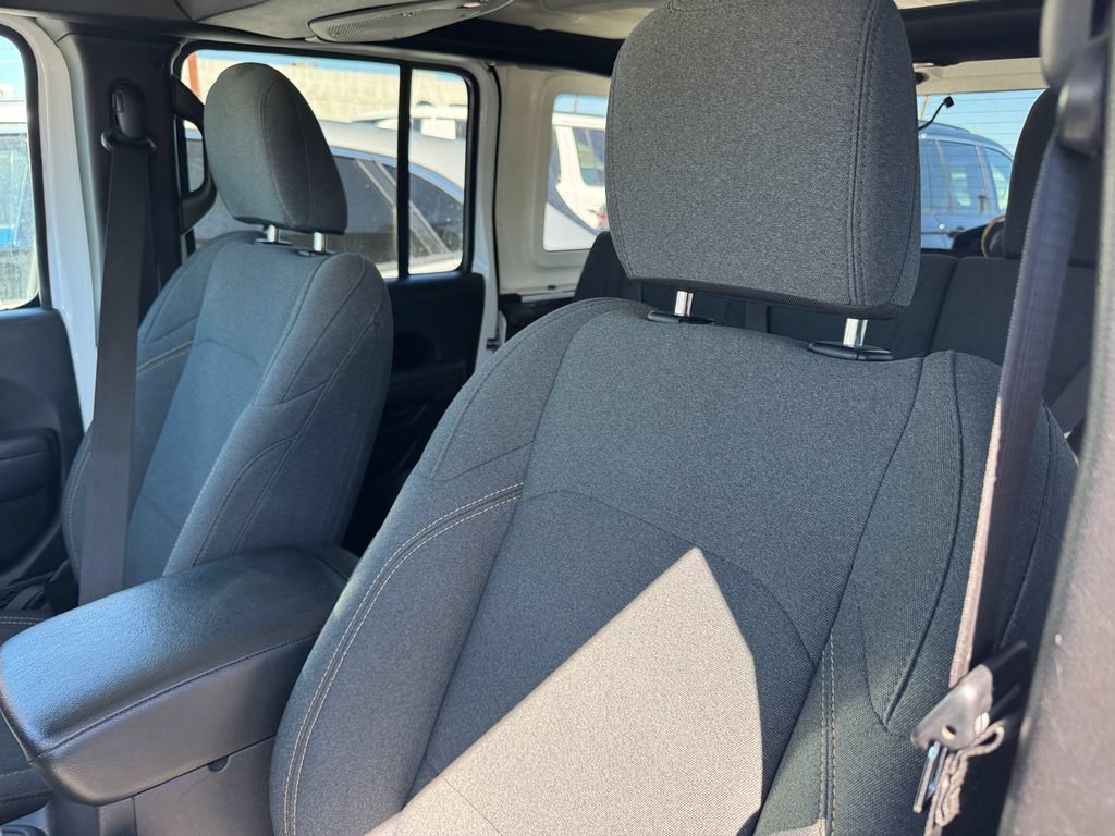 Used 2025 Jeep Wrangler Unlimited Sport AWD/4WD image 24