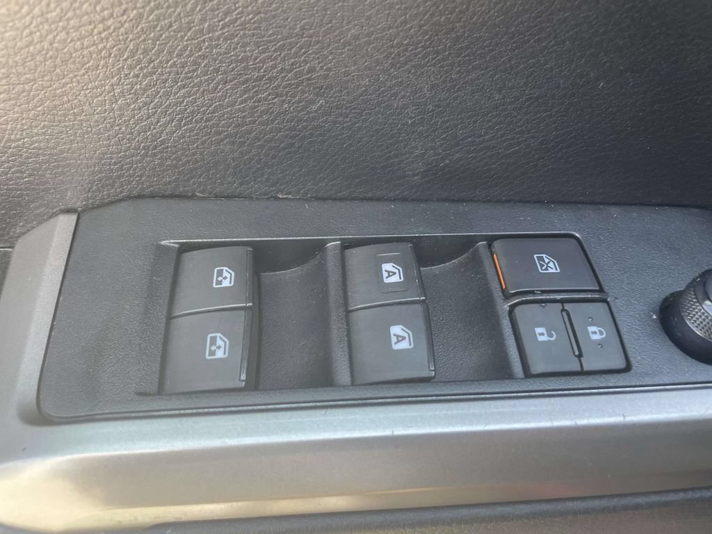 Used 2020 Toyota Tacoma Limited AWD/4WD image 19