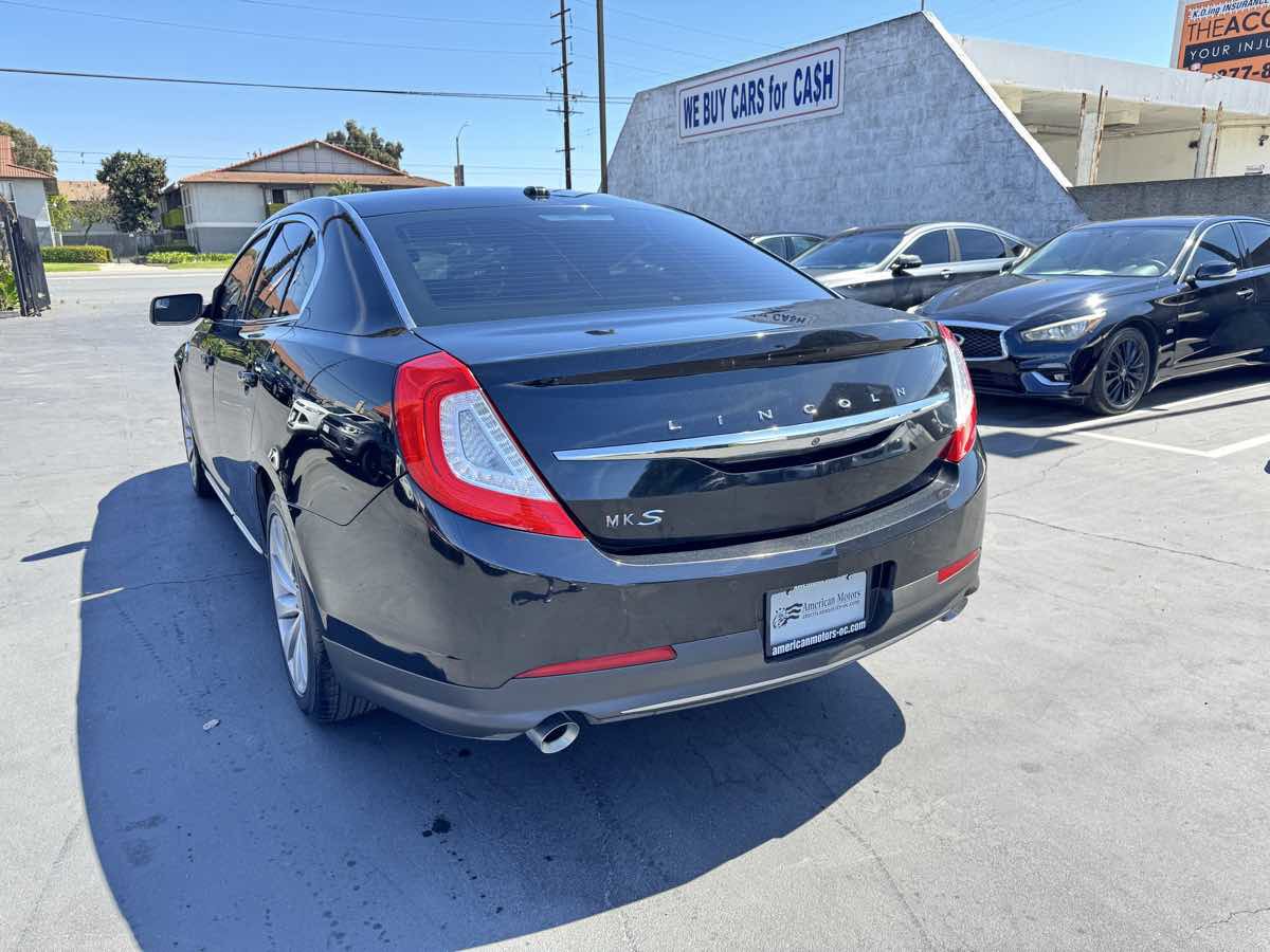 Used 2015 Lincoln MKS FWD image 2