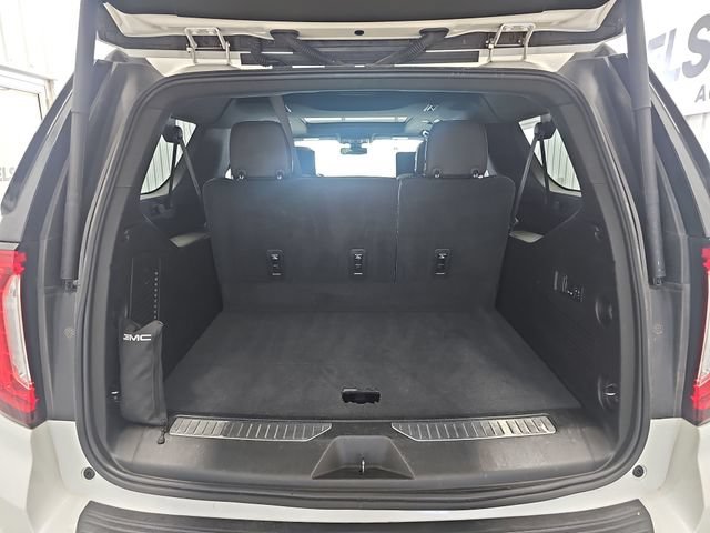 Used 2021 GMC Yukon XL AT4 w/ AT4 Premium Plus Package AWD/4WD image 22