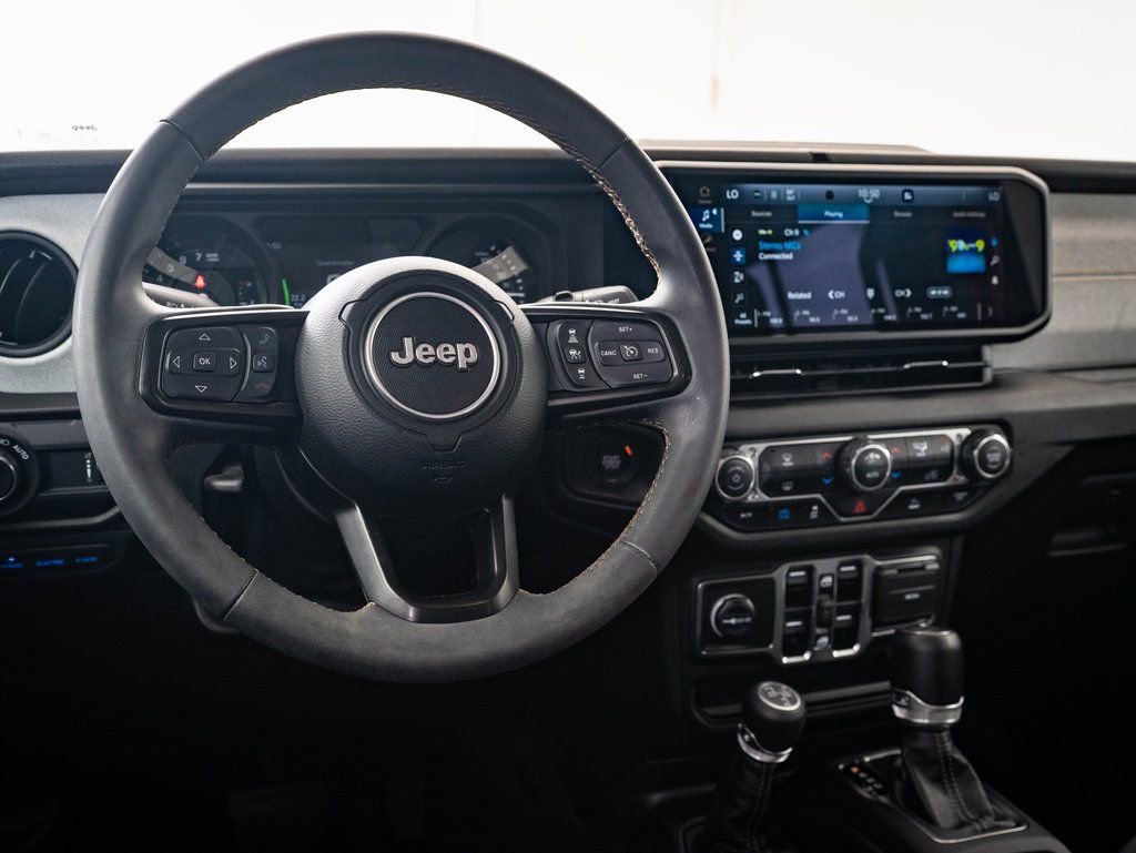 Used 2024 Jeep Wrangler Unlimited image 4