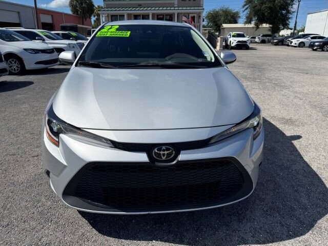 Used 2022 Toyota Corolla LE FWD image 2