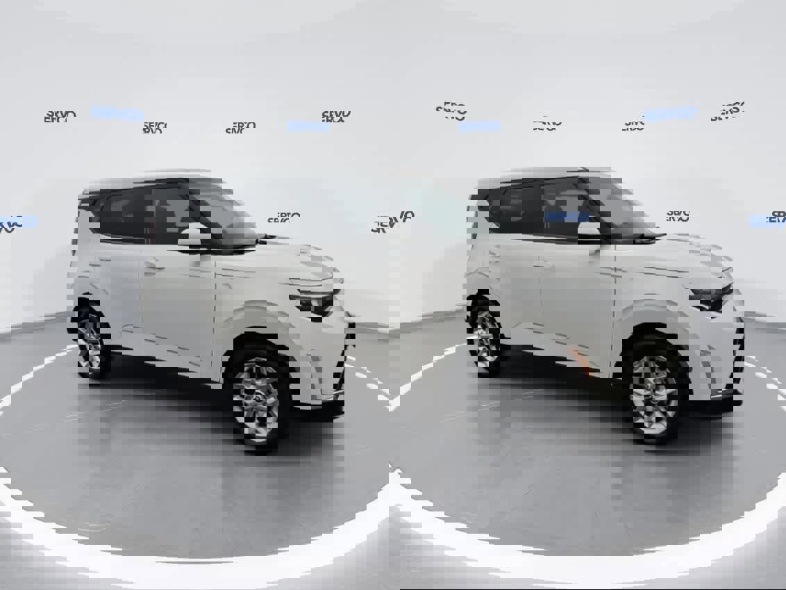 Used 2023 Kia Soul LX w/ LX Technology Package image 2