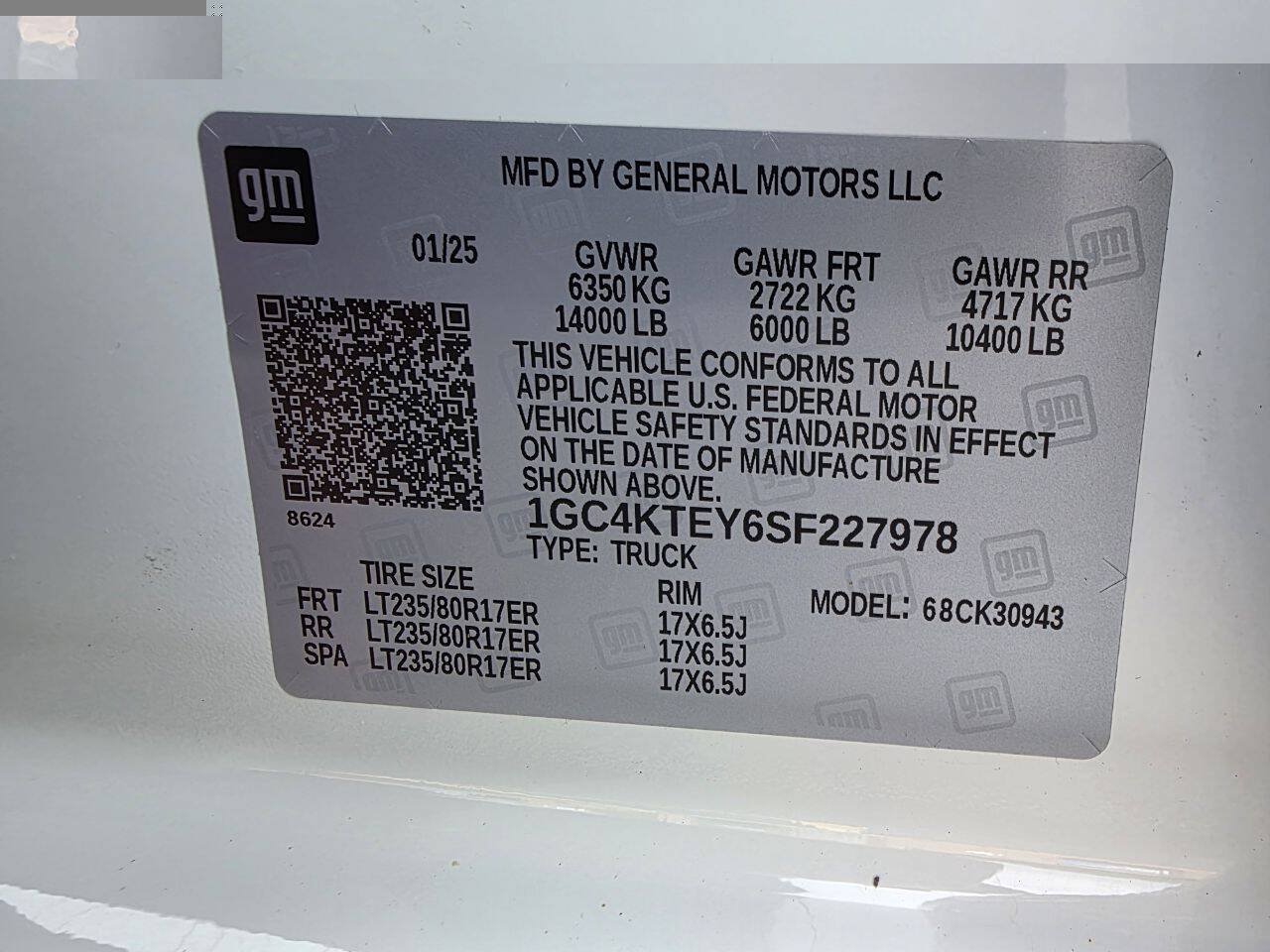 Used 2025 Chevrolet Silverado 3500 LT w/ Convenience Package AWD/4WD image 24