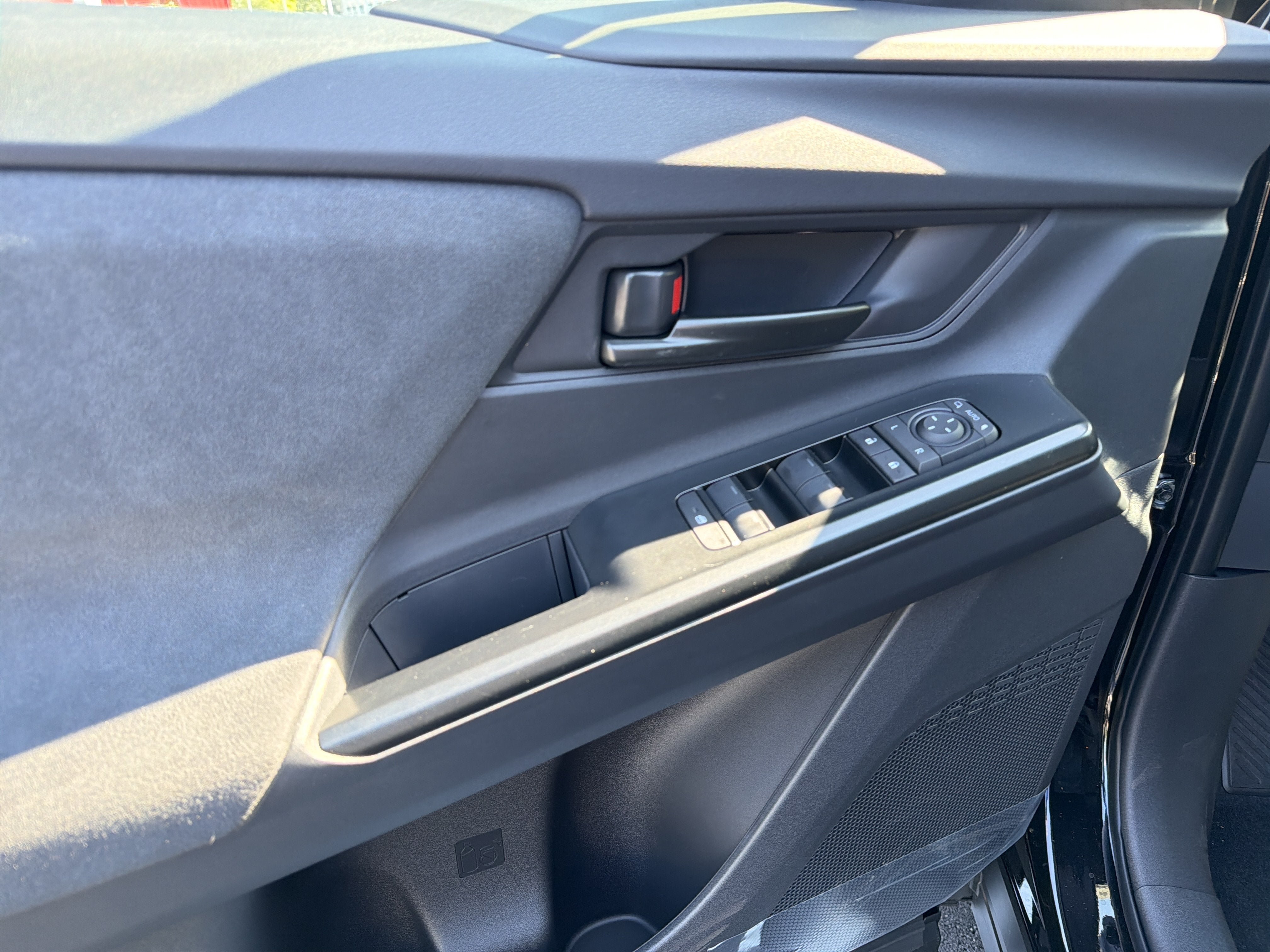 New 2026 Toyota C-HR AWD/4WD image 9