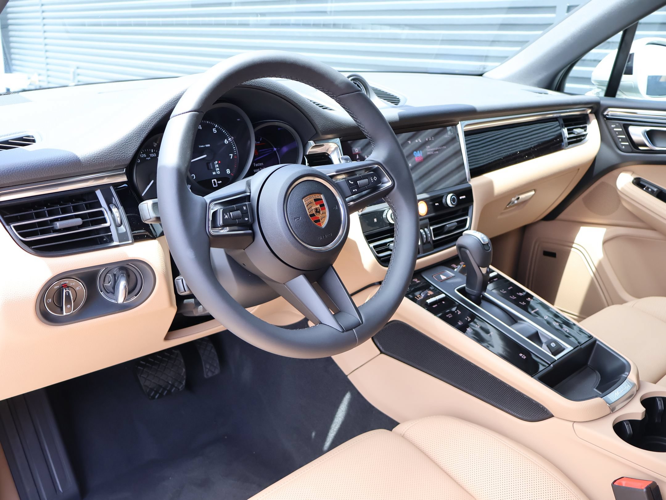 New 2026 Porsche Macan AWD/4WD image 4