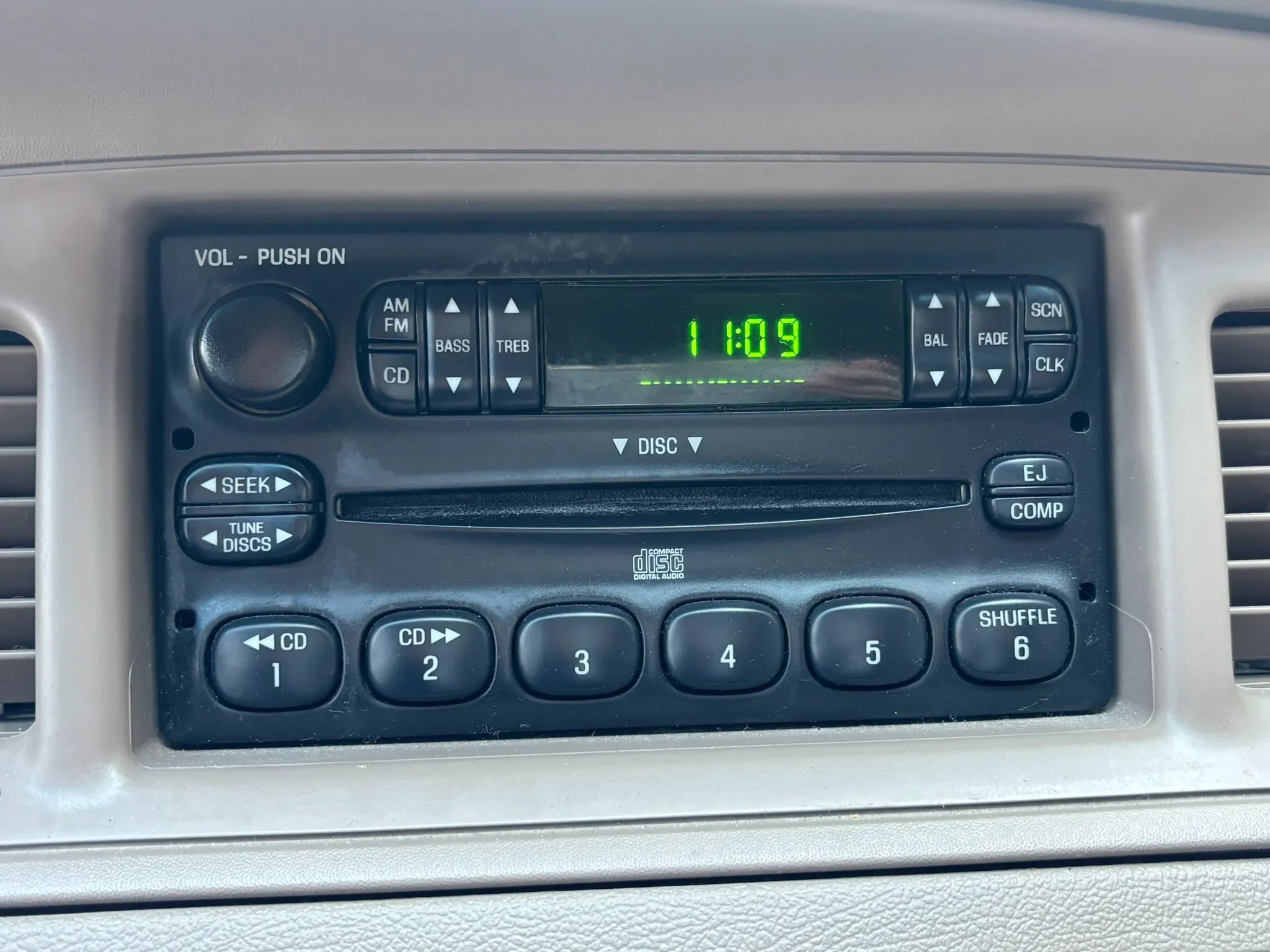 Used 2005 Mercury Grand Marquis GS image 30