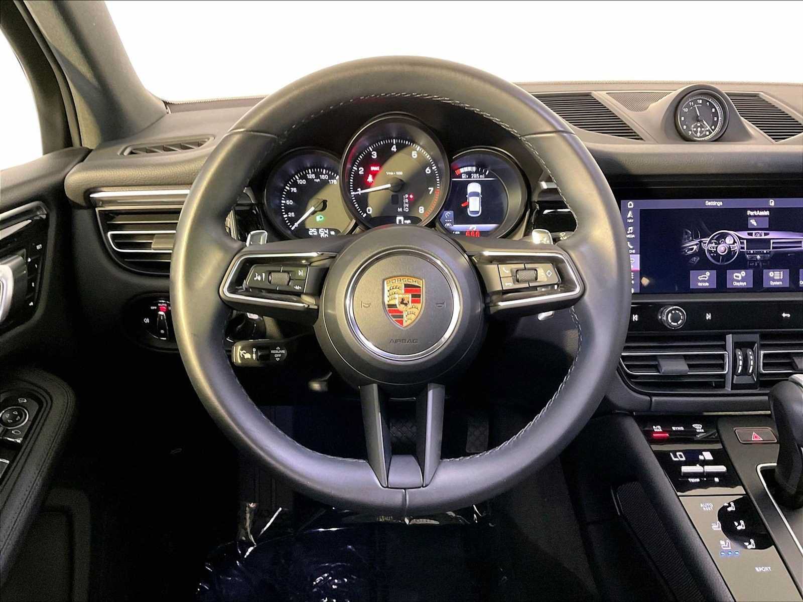 Certified 2023 Porsche Macan AWD/4WD image 15