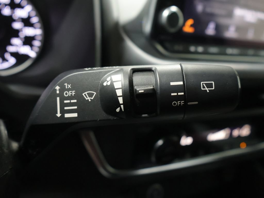 Used 2023 Nissan Rogue SV AWD/4WD image 39