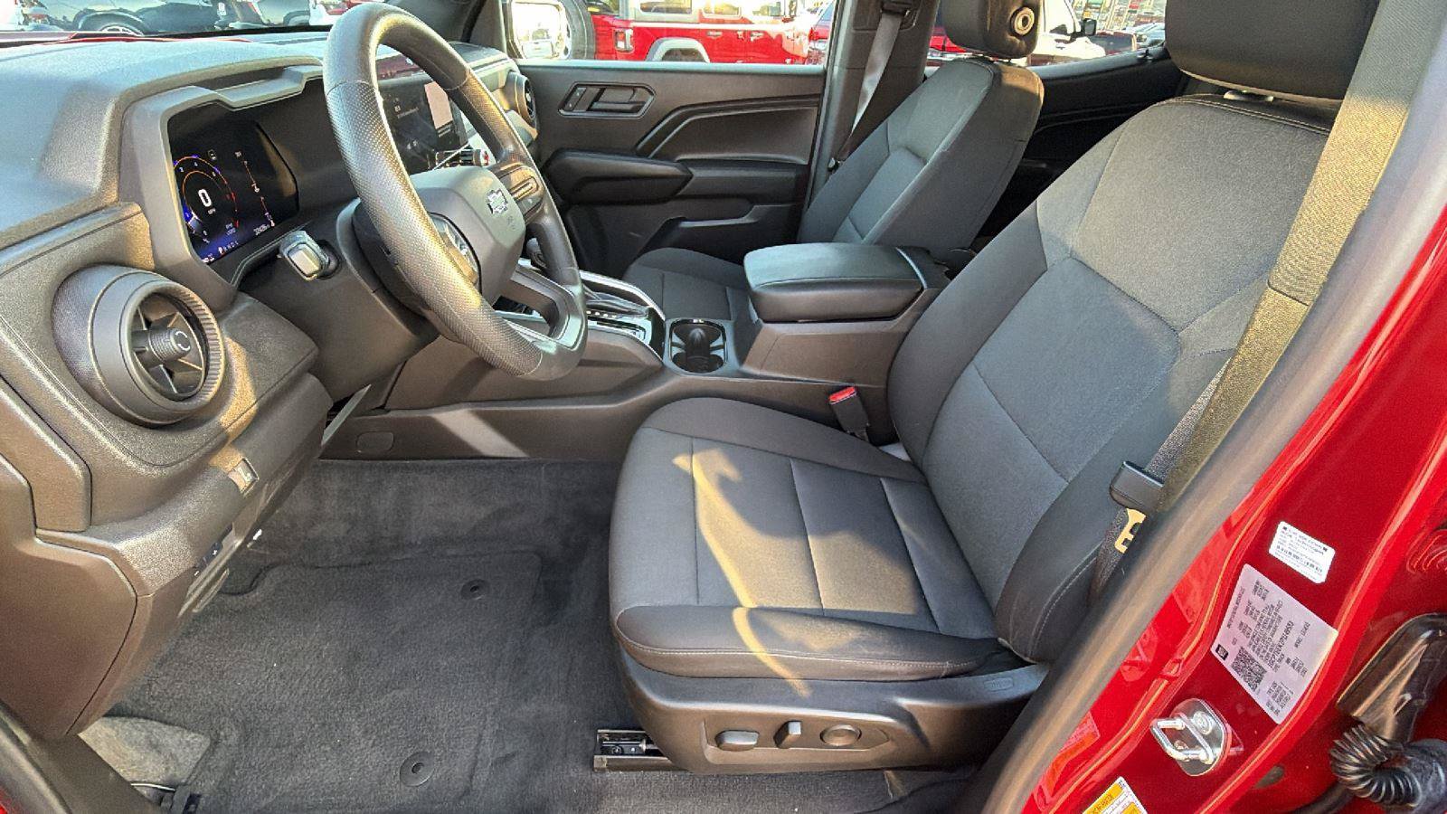 Used 2023 Chevrolet Colorado Trail Boss w/ Advanced Trailering Package AWD/4WD image 4