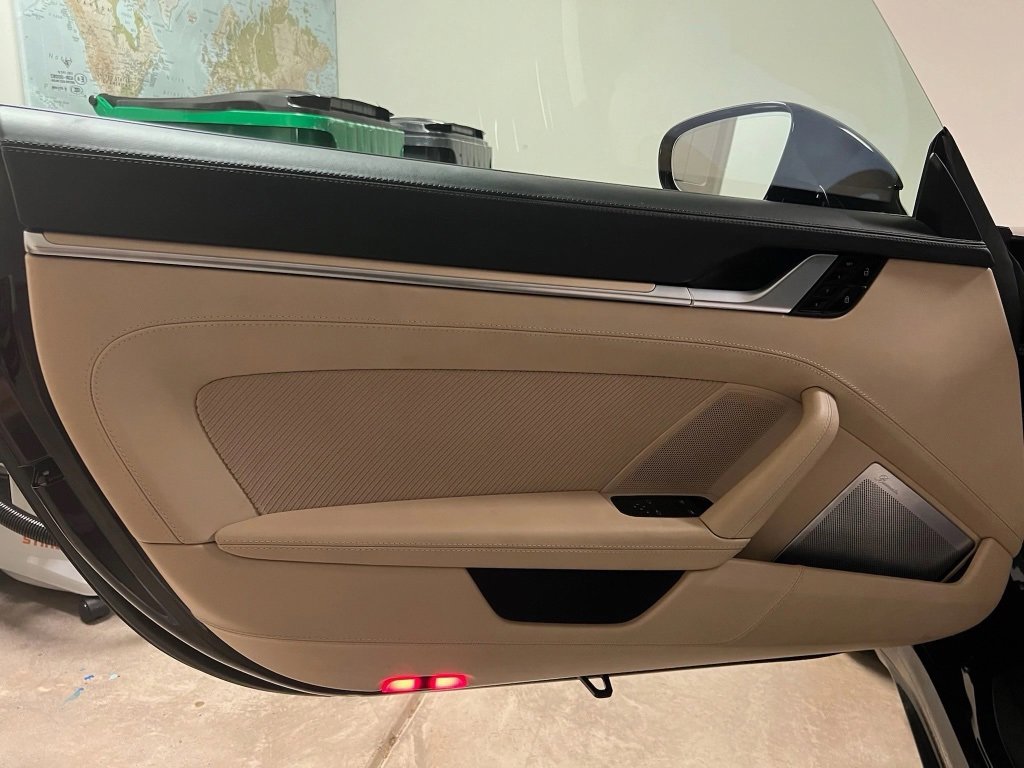 Used 2021 Porsche 911 Targa 4S image 3