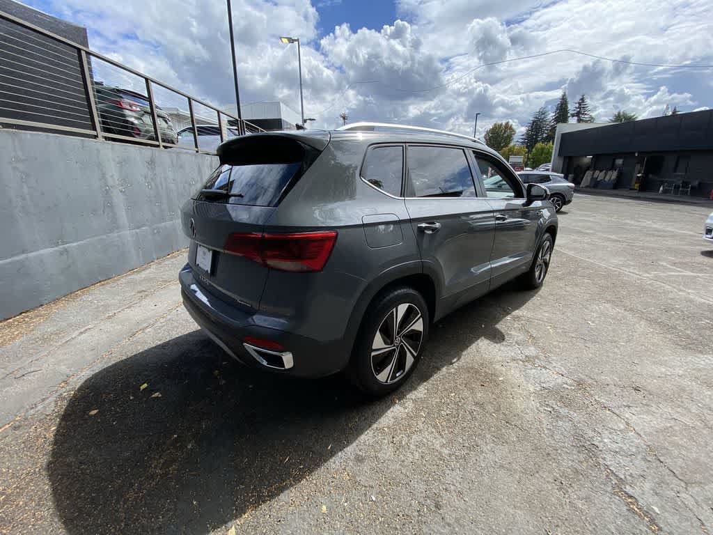 Used 2024 Volkswagen Taos SE AWD/4WD image 6