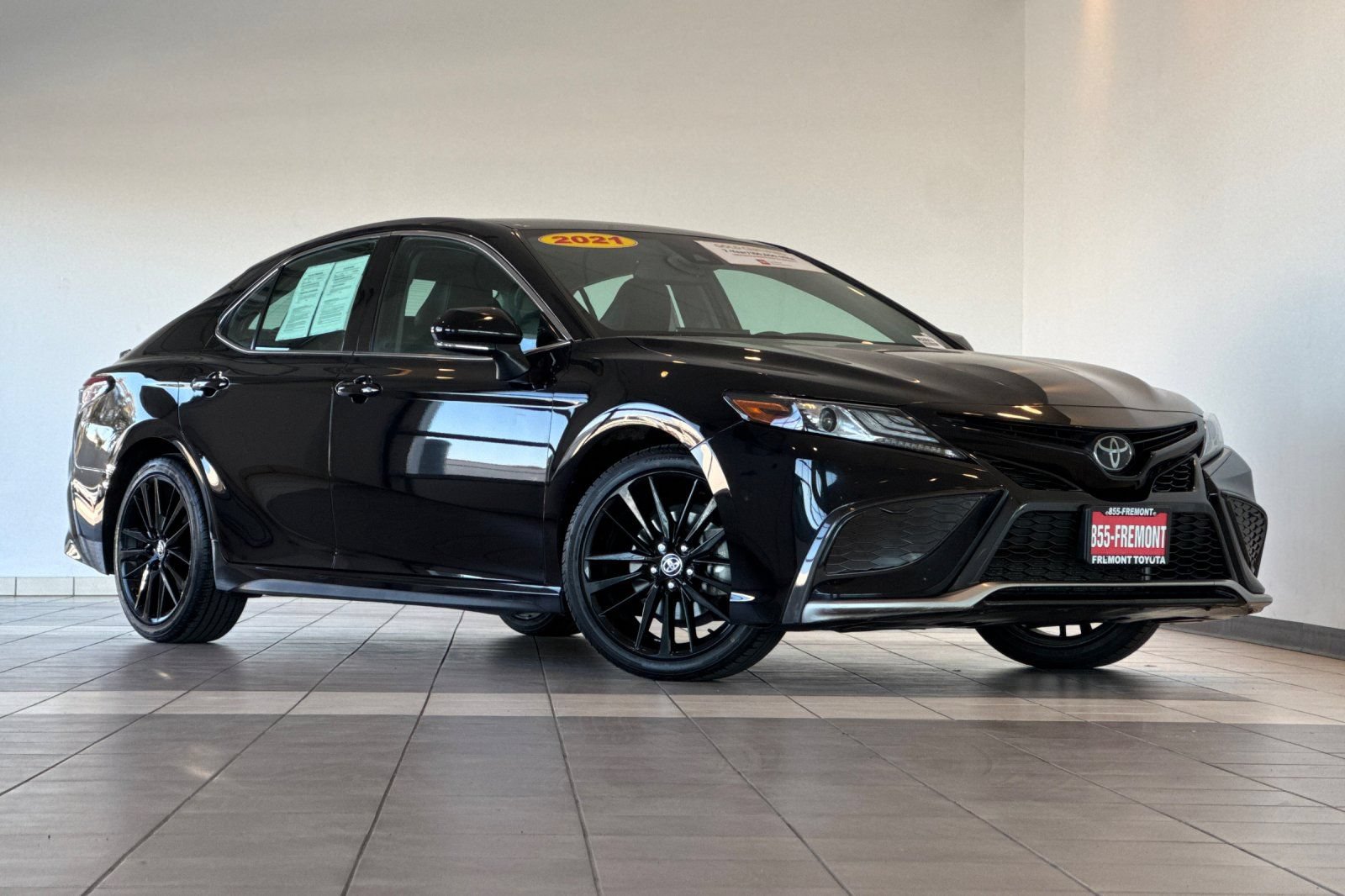 Certified 2021 Toyota Camry XSE FWD image 2