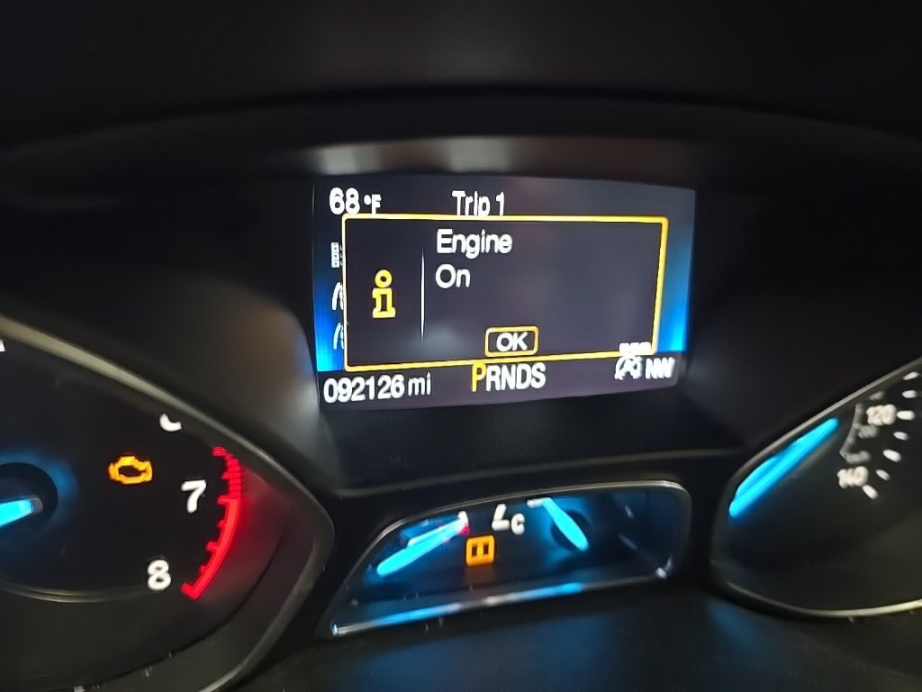 Used 2017 Ford Escape SE AWD/4WD image 2