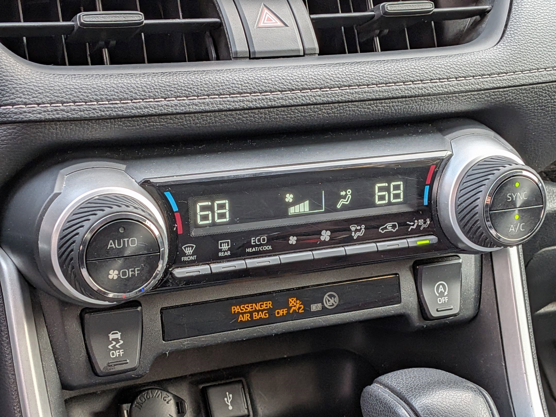 Used 2020 Toyota RAV4 XLE image 21