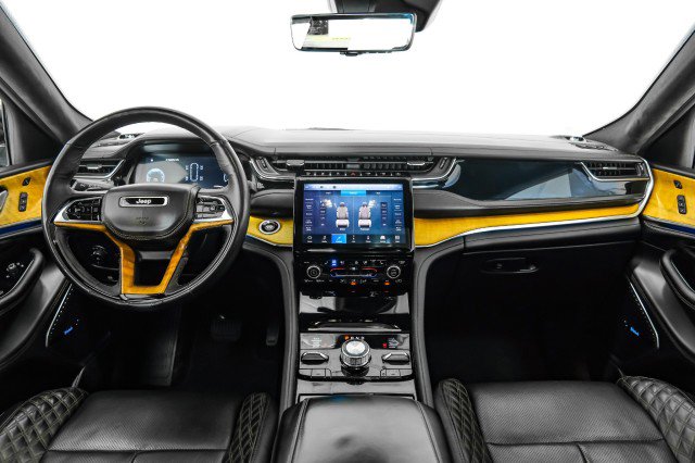 Used 2023 Jeep Grand Cherokee L Summit image 11