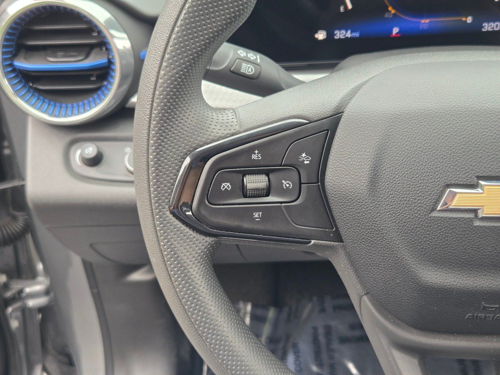 Certified 2025 Chevrolet Trax LT FWD image 27