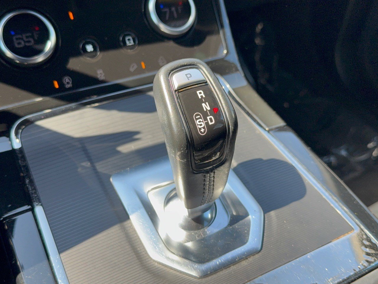 Used 2020 Land Rover Range Rover Evoque R-Dynamic S AWD/4WD image 21