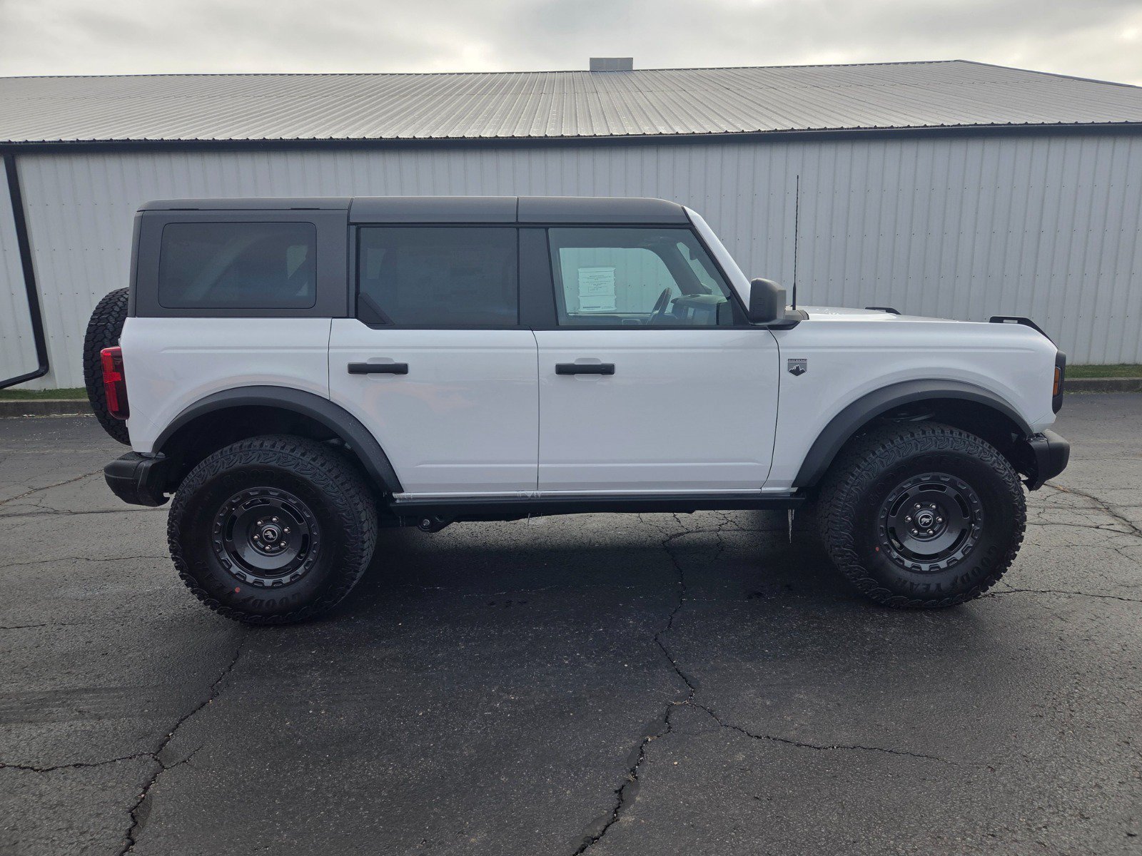New 2025 Ford Bronco Big Bend w/ Black Diamond Package AWD/4WD image 4