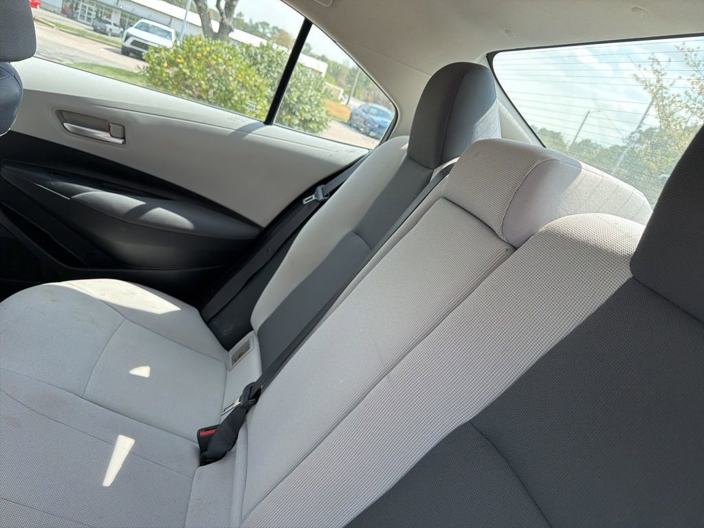 Used 2021 Toyota Corolla LE image 26