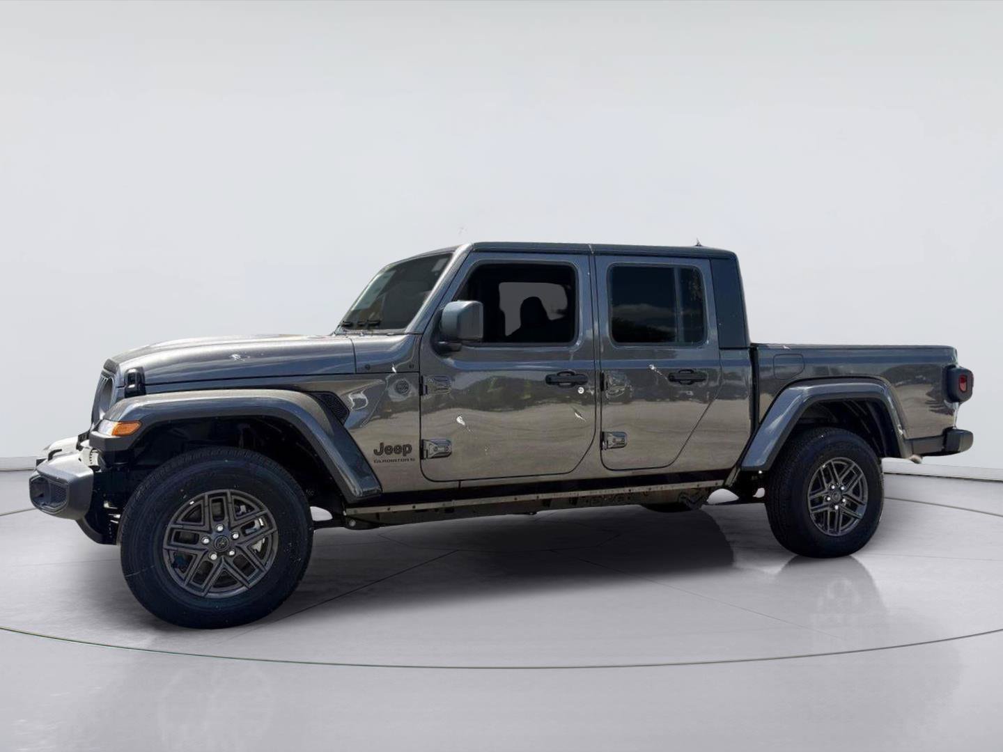 Used 2025 Jeep Gladiator Sport AWD/4WD image 2