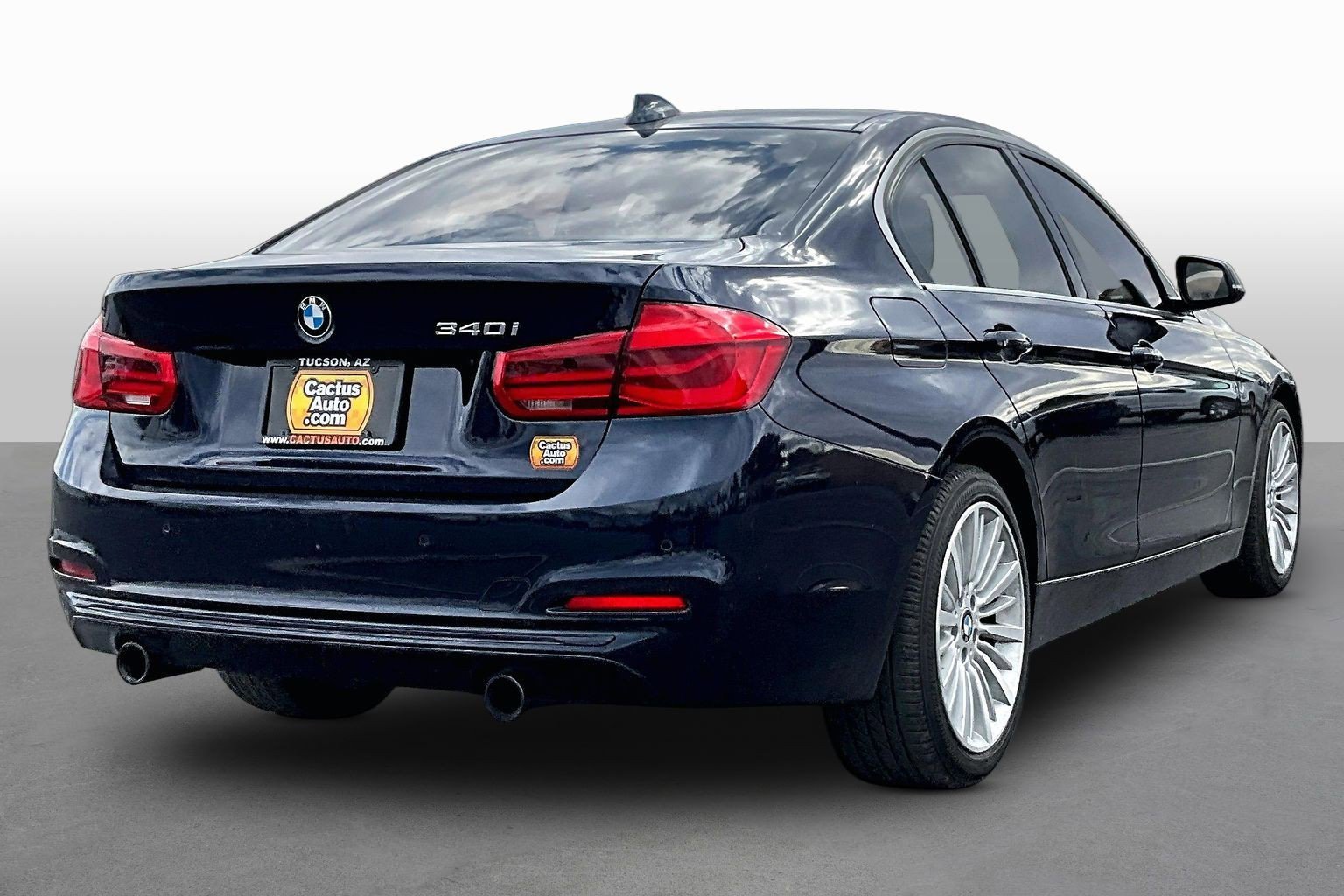 Used 2016 BMW 340i Sedan image 2