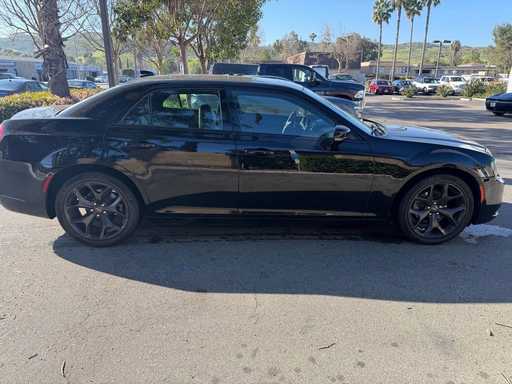 Used 2022 Chrysler 300 S image 8